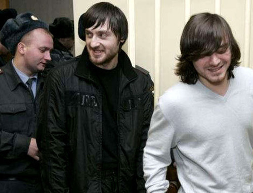 Обвиняемые по делу об убийстве Политковской. Москва, 2011 г. Фото: RFE/RL