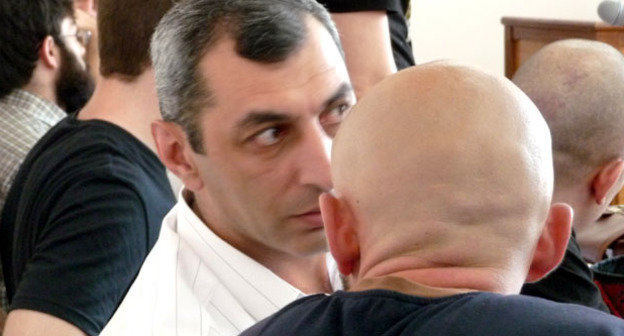 Адвокат Ара Закарян (слева) во время заседания суда. Ереван, 25 июня 2014 г. Фото Армине Мартиросян для "Кавказского узла"