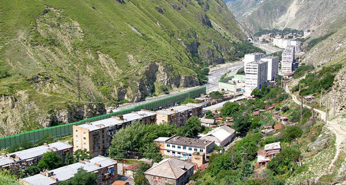 Поселок Мизур в Алагирском районе Северной Осетии. Фото: T.Btemyraty http://ru.wikipedia.org/