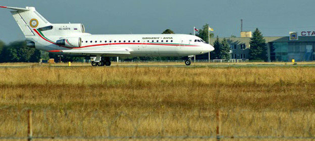 Самолет авиакомпании "Грозный Авиа". Фото: Алексей Кутепов http://ru.wikipedia.org/