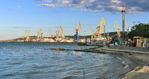 Порт в Феодосии. Крым. Фото: ВП Феопорт2 http://ru.wikipedia.org/