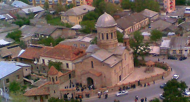 Собор Богородицы у подножия крепости, Гори, Грузия. Фото: Kober http://ru.wikipedia.org/wiki/%C3%EE%F0%E8 