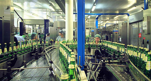 Производство минеральной воды "Набеглави".
Фото: официальный сайт завода http://nabeghlavi.ge/production.php?lang=ru
