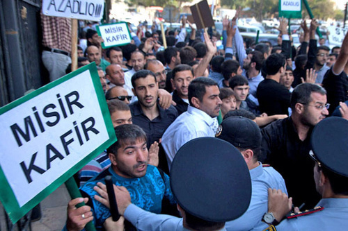 Акция протеста верующих против запрета на ношение хиджаба в школах. Баку, 5 октября 2012 г. Фото Азиза Каримова для "Кавказского узла"