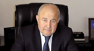 Глава Дербентского района Дагестана Курбан Курбанов. Фото: http://fedpress.ru/news/society/news_event/1406867908-glava-derbentskogo-raiona-popal-v-reanimatsiyu-posle-nepriyatnoi-besedy-s-rukovodstvom Глава Дербентского района Дагестана Курбан Курбанов. Фото: http://fedpress.ru/news/society/news_event/1406867908-glava-derbentskogo-raiona-popal-v-reanimatsiyu-posle-nepriyatnoi-besedy-s-rukovodstvom
