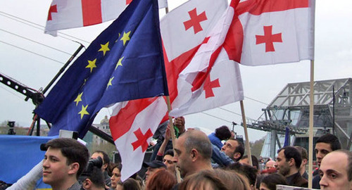 Участники акции-концерта "Мы выбираем Европу". Тбилиси, 13 апреля 2014 г. Фото Эдиты Бадасян для "Кавказского узла"