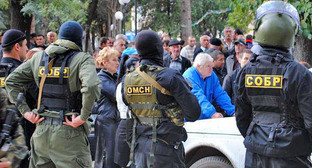 Задержание братьев Пухаевых. Цхинвал, 11 июля 2014 г. Фото: RFE/RL http://www.ekhokavkaza.com/ Задержание братьев Пухаевых. Цхинвал, 11 июля 2014 г. Фото: RFE/RL http://www.ekhokavkaza.com/