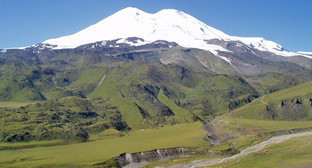 Эльбрус, КБР. Фото: Александр Сорель https://ru.wikipedia.org Эльбрус, КБР. Фото: Александр Сорель https://ru.wikipedia.org