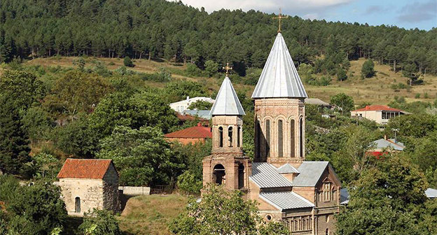 Храм в Сурами, Хашурский район, Грузия. Фото: А.Мухранова http://www.travelgeorgia.ru/22/18/1/403/
