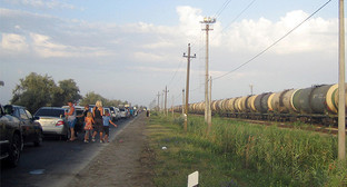 Очередь к порту "Кавказ", Керченская переправа. Фото: Натальи Копаневой для "Кавказского узла" Очередь к порту "Кавказ", Керченская переправа. Фото: Натальи Копаневой для "Кавказского узла"