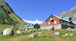 Безенгийское ущелье, КБР. Фото: Гетман https://ru.wikipedia.org Безенгийское ущелье, КБР. Фото: Гетман https://ru.wikipedia.org