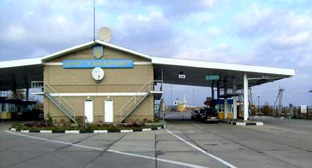 Пункт пропуска Изварино. Фото http://ukr-customs.com/entrypoints/donetsk-izvarino