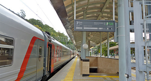 Платформа на железнодорожном вокзале в Сочи, 20 августа 2014. Фото Светланы Кравченко для "Кавказского узла" 