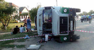 Автобус следовали из хутора Ленин в станицу Ольгинская, Ростовская область. Фото: http://www.61.mchs.gov.ru/operationalpage/emergency/detail.php?ID=27026 Автобус следовали из хутора Ленин в станицу Ольгинская, Ростовская область. Фото: http://www.61.mchs.gov.ru/operationalpage/emergency/detail.php?ID=27026