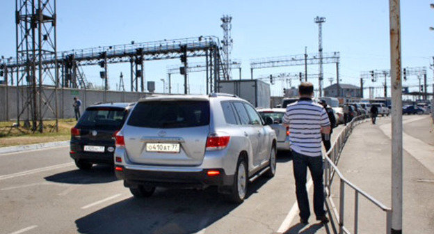 Очередь на паромной переправе «Кавказ-Крым». Краснодарский край, май 2014 г. Фото Натальи Мацко для «Кавказского узла»