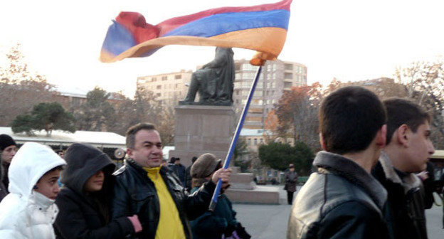 Митинг противников вступления Армении в Таможенный союз. Ереван, 6 декабря 2013 г. Фото Армине Мартиросян для "Кавказского узла"
