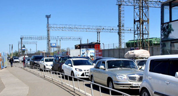 Очередь из машин на Керченской переправе. Май 2014 г. Фото Натальи Мацко для "Кавказского узла"