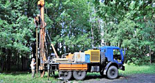 Тяжёлая техника на территории Таманской лесной дачи в Ставрополе, июль 2014. Фото: http://www.stavropolye.tv/society/view/71741?sphrase_id=1907064