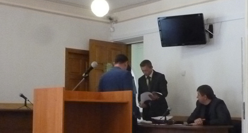 Ожидание адвоката в зале суда. Фото Светланы Кравченко для "Кавказского узла"