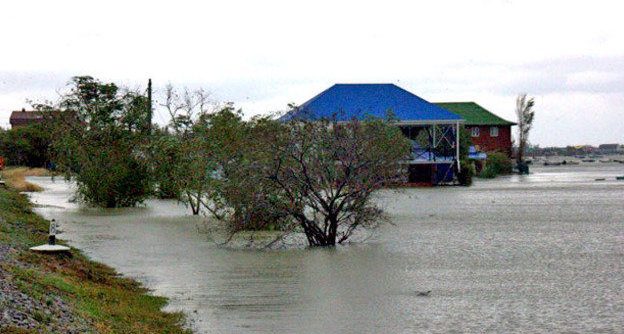 Станица Должанская Ейского района после наводнения. Сентябрь 2014 г. Фото: "Интернет-портал Ейск.Инфо"  http://www.yeisk.info/