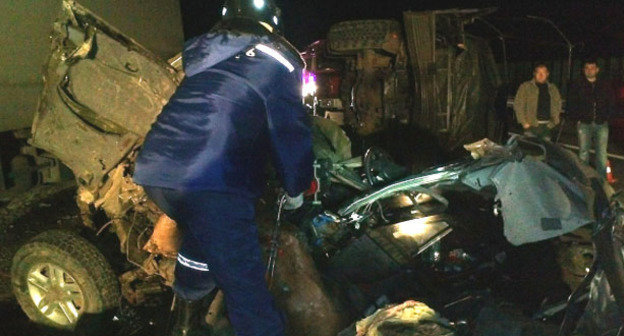 На месте ДТП в Тарасовском районе, Ростовской области. 5 октября 2014 г. Фото: Ростовская областная поисково-спасательная служба