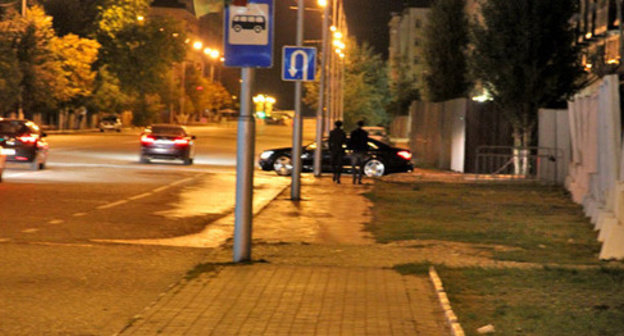 На месте взрыва в Грозном. Здесь вечером 5 октября 2014 года в преддверии концерта в День города у входа в концертный зал террористом-смертником был совершен самоподрыв. Фото Магомеда Магомедова для "Кавказского узла"