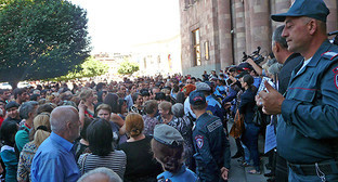 На акции протеста предпринимателей Армении против изменений в налоговой системе, 29.09.2014. Фото Армине Мартиросян для "Кавказского узла"
