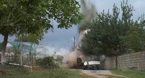 Взрыв автомобиля во время проведения КТО. Дагестан, сентябрь 2014. Фото: http://05.mvd.ru/news/item/2603710/