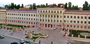 Дагестанский государственный педуниверситет (ДГПУ). Фото: Shamil Magomedov https://ru.wikipedia.org