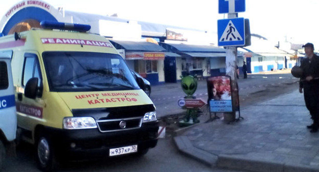 Городской рынок "Большие Исады", откуда были эвакуированы около двух тысяч человек. Астрахань, 17 октября 2014 г. Фото Елены Гребенюк