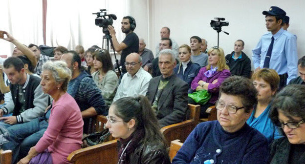 В зале суда во время заседания по делу "Марша миллиона масок". Ереван, 15 октября 2014 г. Фото Армине Мартиросян для "Кавказского узла"