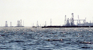 Буровые вышки. Фото: Bruno Girin on Flickr https://ru.wikipedia.org
