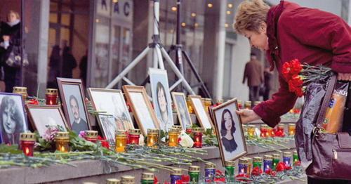Акция памяти жертв "Норд-оста". Москва, 26 октября 2011 г. Фото: Yuri Timofeyev (RFE/RL)