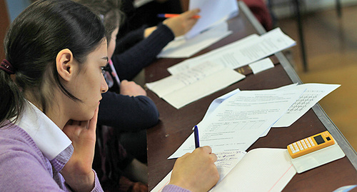 Студентка ДГПУ. Фото: http://ru.dgpu.net/media/k2/galleries/6/IMG_7218.jpg