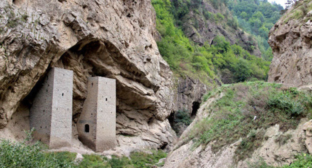 Средневековые башни в Итум-Калинском районе Чечни. Фото Магомеда Магомедова для "Кавказского узла"