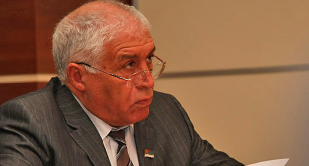 Акиф Саядов. Фото  Андрея Шопши, http://komikz.ru/news/politics/?id=14284