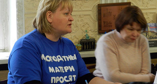 Многодетные матери Надежда Киреева и Ольга Степанова. Фото Татьяны Филимоновой для "Кавказского узла" Многодетные матери Надежда Киреева и Ольга Степанова. Фото Татьяны Филимоновой для "Кавказского узла"