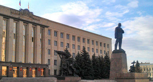 Здание правительства Ставропольского края. Ставрополь. Фото: Ален Катин https://ru.wikipedia.org Здание правительства Ставропольского края. Ставрополь. Фото: Ален Катин https://ru.wikipedia.org