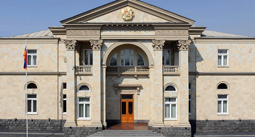 Резиденция президента Армении. Фото: http://www.president.am/images/building/main_big.jpg