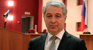 Повторно назначенный мэр Владикавказа Сергей Дзантиев. 7 ноября. Фото Эммы Марзоевой для "Кавказского узла" Повторно назначенный мэр Владикавказа Сергей Дзантиев. 7 ноября. Фото Эммы Марзоевой для "Кавказского узла"