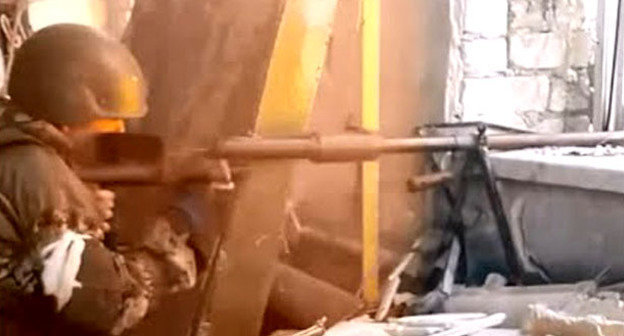 Бой в Донецком аэропорту. Фото: Kazzura https://ru.wikipedia.org