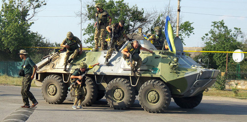 Бойцы батальона «Донбасс» в зоне боевых действий. Фото: Ліонкінг https://ru.wikipedia.org/