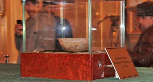 Чаша пророка Мухаммада. Фото: CA-NEWS http://ca-news.org/news:1131183/