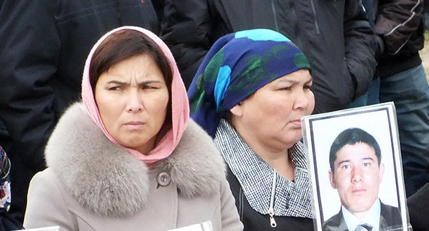 Родственницы убитого Эрадиля Асанова. Фото Патимат Махмудовой для "Кавказского узла" 