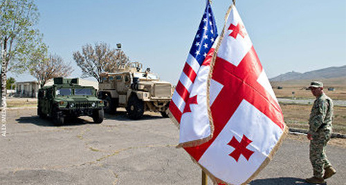 Флаги Грузии и США на военном полигоне, Грузия. Фото Александра Имедашвили, NEWSGEORGIA, http://newsgeorgia.ru/images/21693/27/216932762.jpg