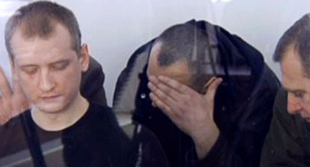 Участники "Банды Попова" в зале суда. Фото: http://www.mzk1.ru/2012/10/osuzhdena-banda-killerov/