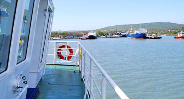 Паром отправляется из порта Кавказ. Фото Ильяса Богатырева для "Кавказского узла"