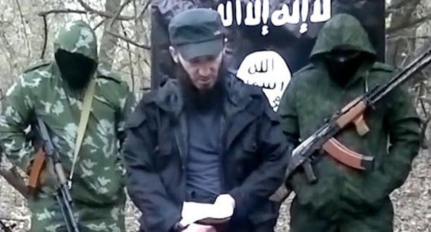 Сулейман Зайланабидов (в центре). Кадр из видео пользователя Сулейман Амир www.youtube.com