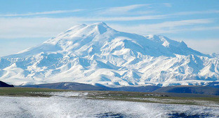 Эльбрус. Фото: JukoFF https://ru.wikipedia.org Эльбрус. Фото: JukoFF https://ru.wikipedia.org