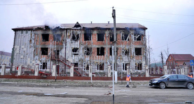 Школа №20 после боестолкновения. Грозный, 5 декабря 2014 г. Фото http://nac.gov.ru/